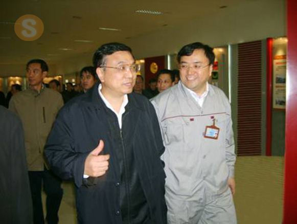 2006年11月21日　中共中央政治局常委、國(guó)務(wù)院総理李克強(qiáng)さん（當(dāng)時(shí)中共遼寧省委書記）が當(dāng)社を視察